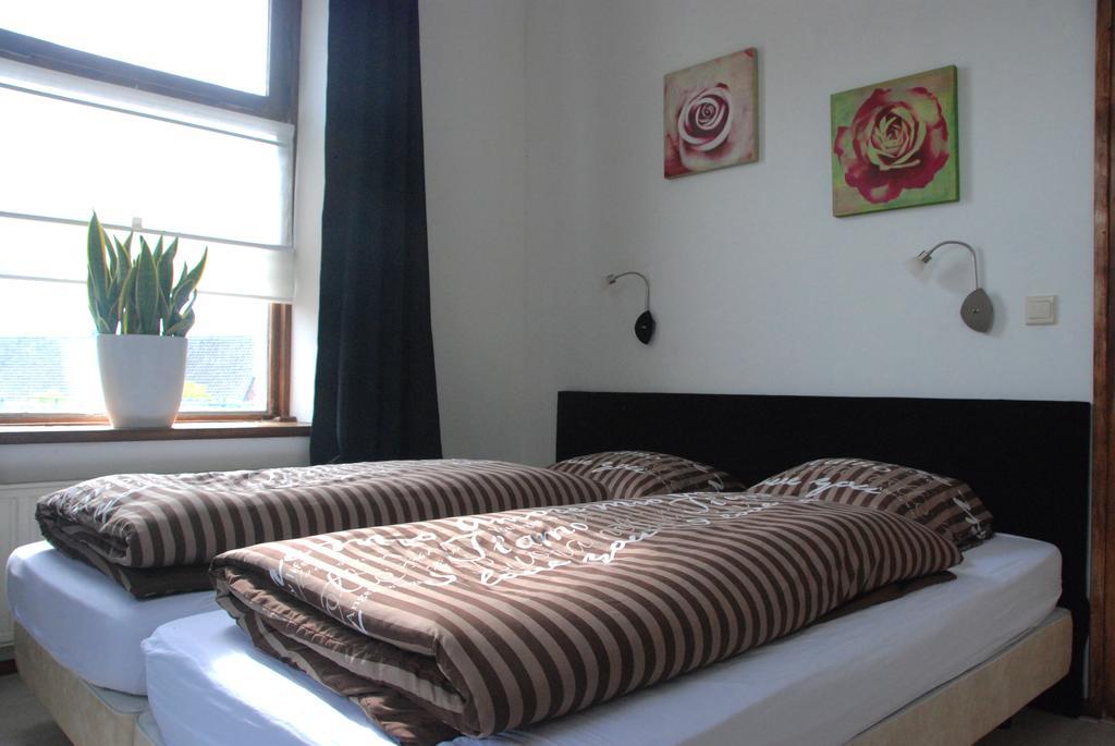 B&B Eten&Zo Tienraij Bagian luar foto
